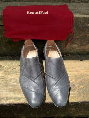 BeautiFeel Women's Rosaline Black Leather Slip-On Heels